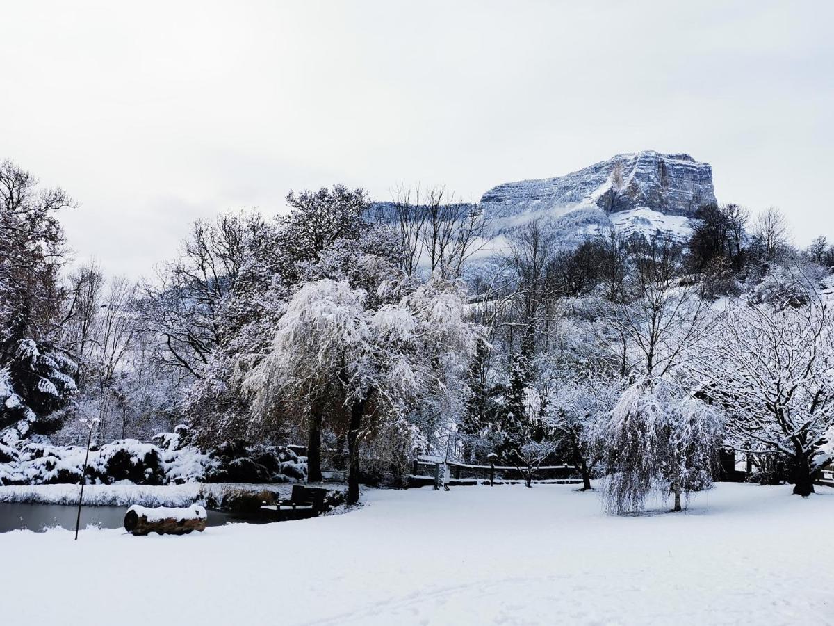 L'Etang De La Tourne Bed & Breakfast Les Marches Dış mekan fotoğraf