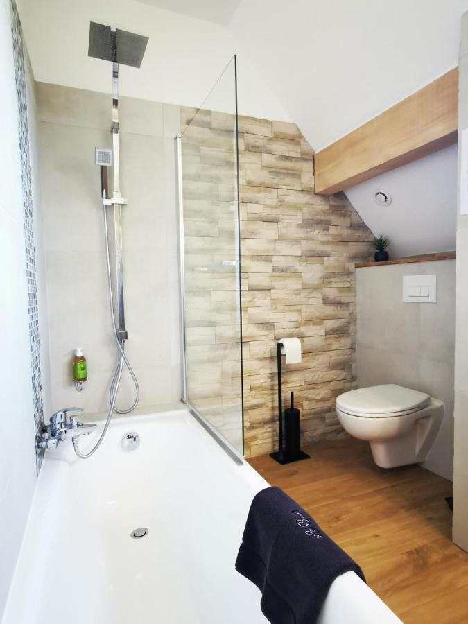 L'Etang De La Tourne Bed & Breakfast Les Marches Dış mekan fotoğraf