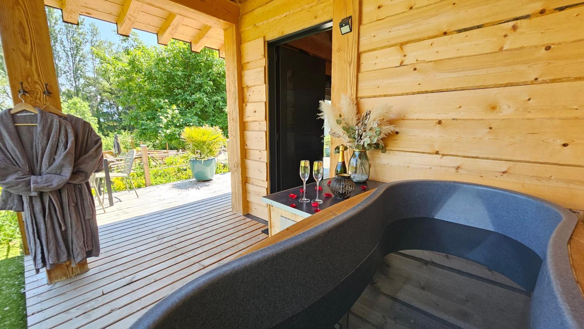 L'Etang De La Tourne Bed & Breakfast Les Marches Dış mekan fotoğraf